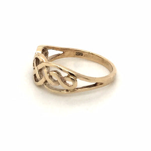 9ct Celtic patterned ring. - Red Carpet Jewellers