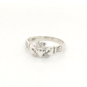 Sterling silver Irish claddagh ring. - Red Carpet Jewellers