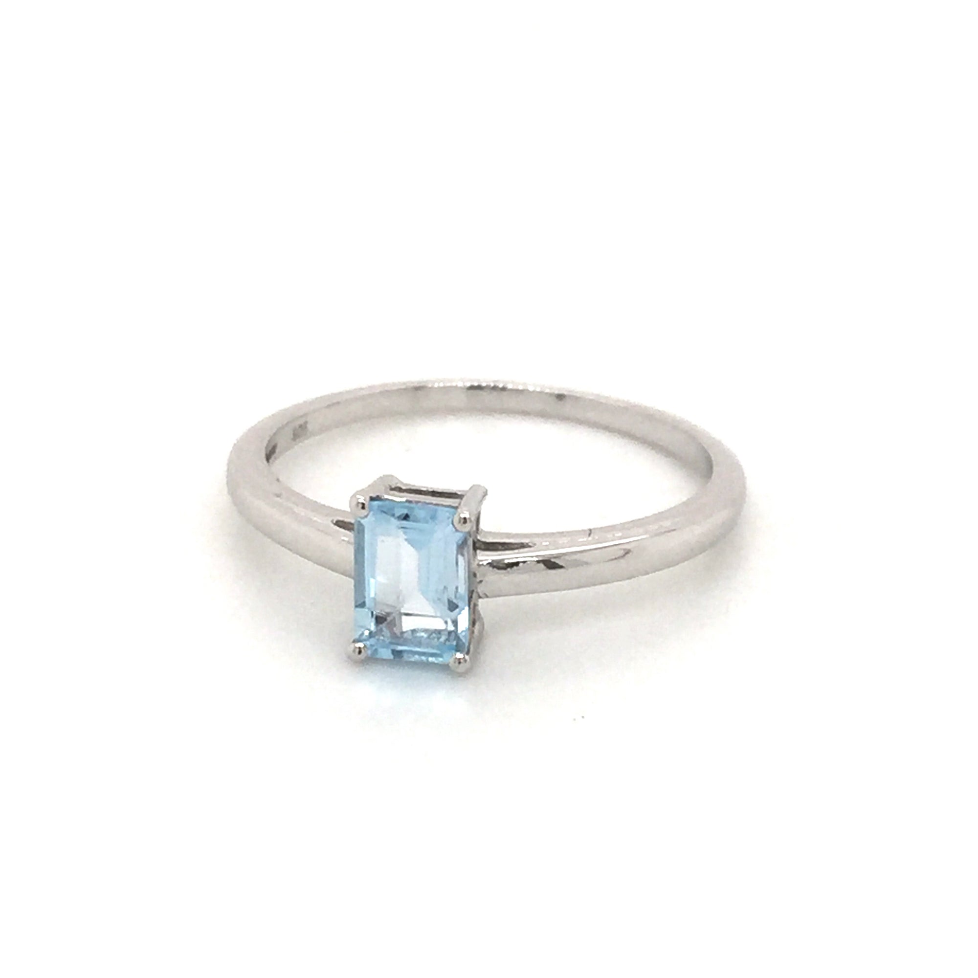 Sterling silver blue topaz ring. - Red Carpet Jewellers