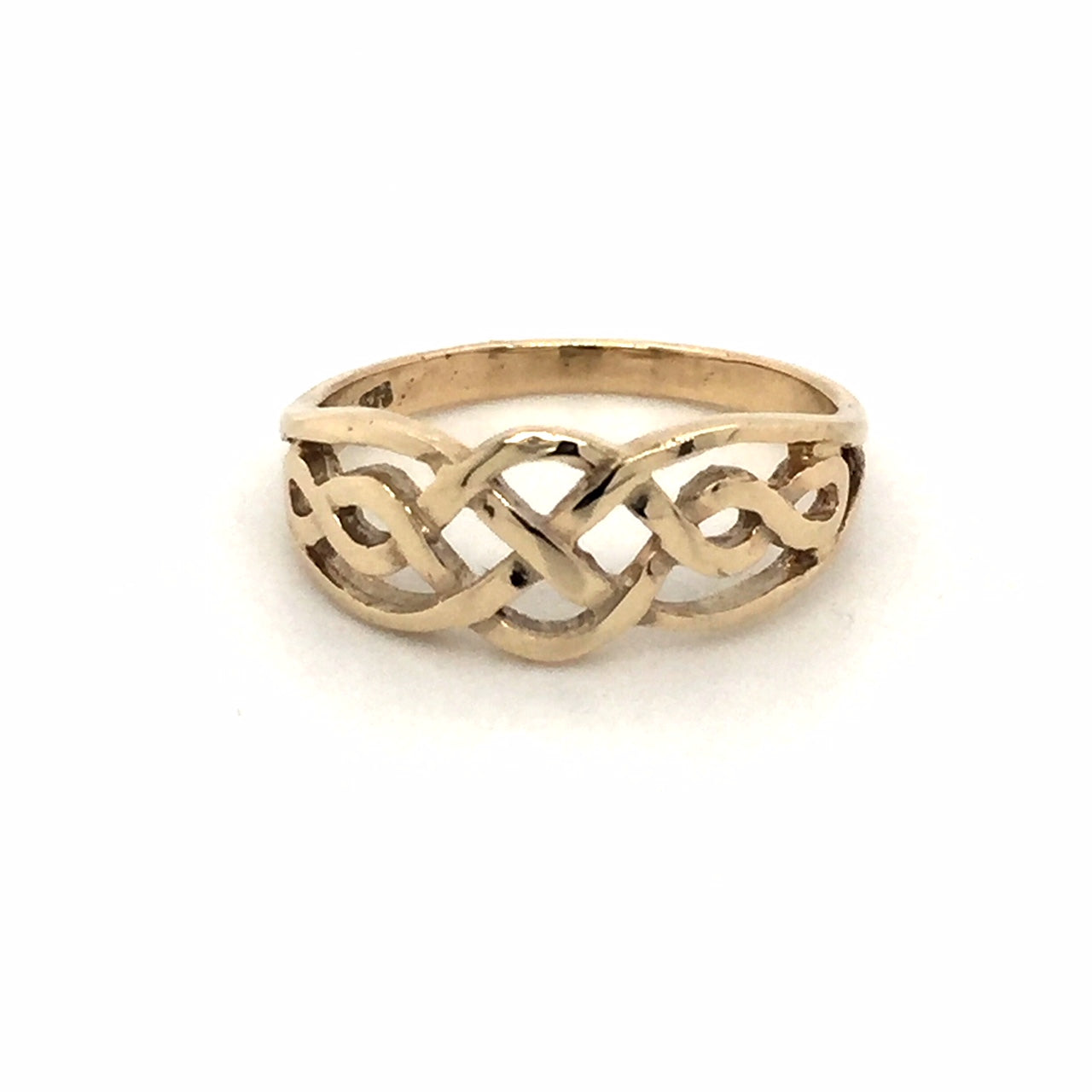 9ct Celtic patterned ring. - Red Carpet Jewellers