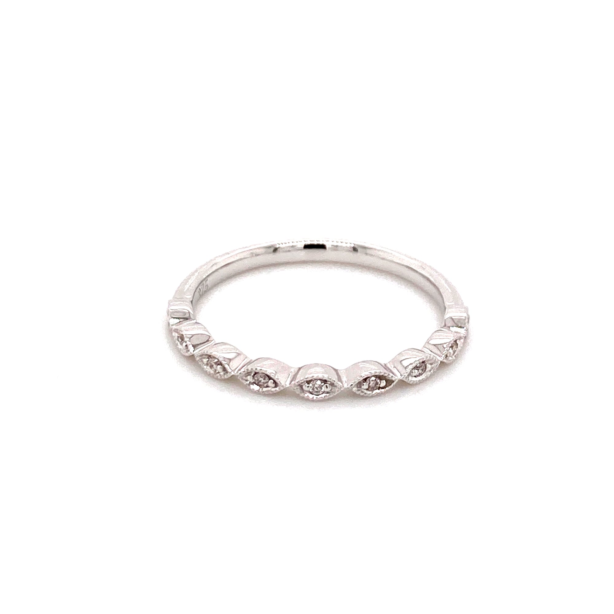 9ct white gold diamond ring - Red Carpet Jewellers